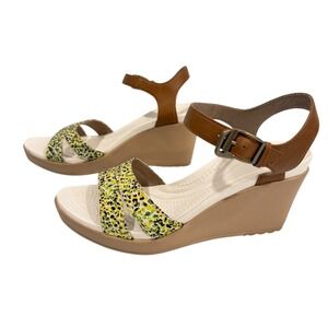 Crocs Leigh II Ankle Strap Graphic Wedge Sandals Womens 8 Comfort Spring Floral